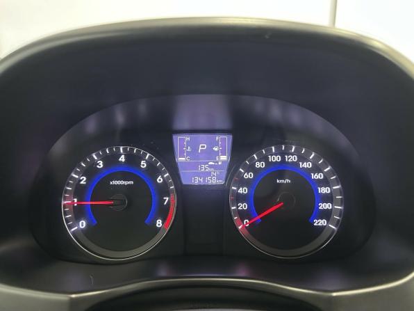 Hyundai Solaris I Рестайлинг с пробегом 2015 года, цена 945 000 рублей, 134158 км, седан, Автокод Объявления