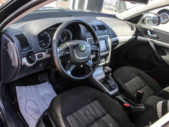 Skoda Octavia II (A5) Рестайлинг с пробегом 2011 года, цена 830 000 рублей, 165000 км, лифтбек, Автокод Объявления