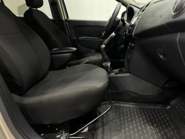 Renault Sandero II с пробегом 2018 года, цена 899 000 рублей, 44000 км, хэтчбек, Автокод Объявления