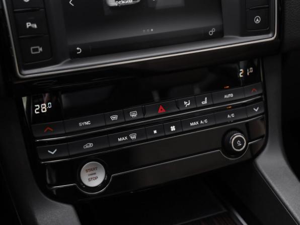 Jaguar F-Pace I с пробегом 2017 года, цена 2 369 000 рублей, 172299 км, внедорожник, Автокод Объявления