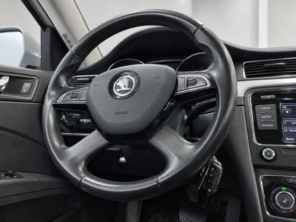 Skoda Superb II Рестайлинг с пробегом 2014 года, цена 1 599 000 рублей, 134000 км, лифтбек, Автокод Объявления