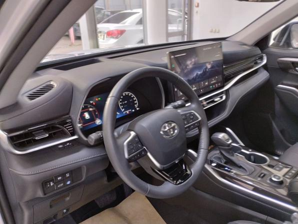 Toyota Highlander IV (XU70) с пробегом 2025 года, цена 5 550 000 рублей, 96 км, внедорожник, Автокод Объявления