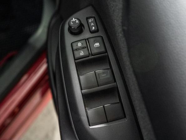 Toyota Yaris IV с пробегом 2021 года, цена 1 300 000 рублей, 62853 км, хэтчбек, Автокод Объявления
