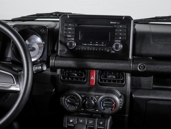 Suzuki Jimny IV с пробегом 2021 года, цена 2 990 000 рублей, 67843 км, внедорожник, Автокод Объявления