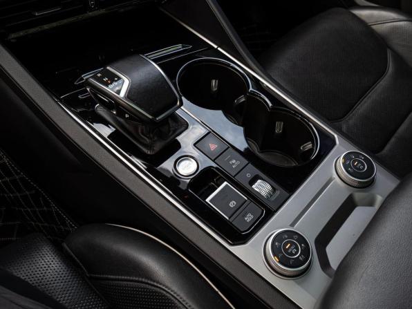 Volkswagen Touareg III с пробегом 2019 года, цена 6 880 000 рублей, 99090 км, внедорожник, Автокод Объявления