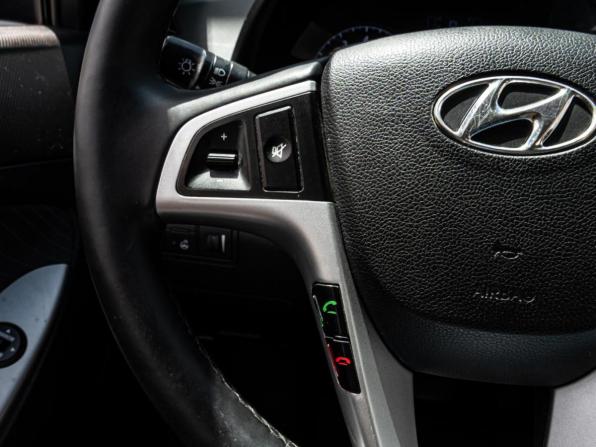 Hyundai Solaris I Рестайлинг с пробегом 2016 года, цена 930 000 рублей, 261460 км, седан, Автокод Объявления