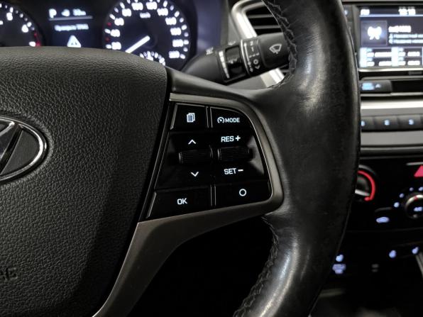 Hyundai Solaris II с пробегом 2019 года, цена 1 060 000 рублей, 141460 км, седан, Автокод Объявления