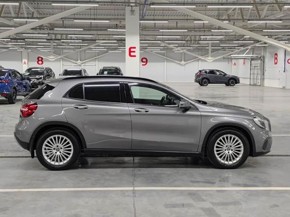 Mercedes-Benz GLA I (X156) Рестайлинг с пробегом 2019 года, цена 2 380 000 рублей, 112218 км, внедорожник, Автокод Объявления