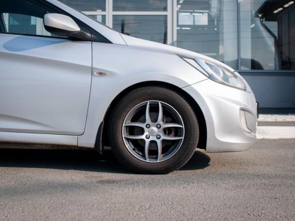 Hyundai Solaris I с пробегом 2012 года, цена 550 000 рублей, 323754 км, седан, Автокод Объявления