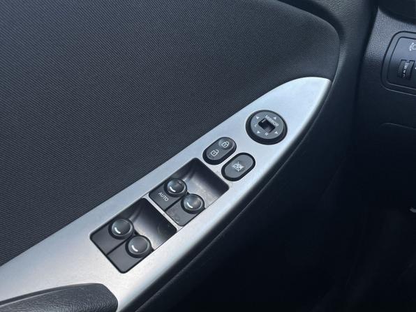 Hyundai Solaris I Рестайлинг с пробегом 2014 года, цена 999 000 рублей, 150074 км, хэтчбек, Автокод Объявления