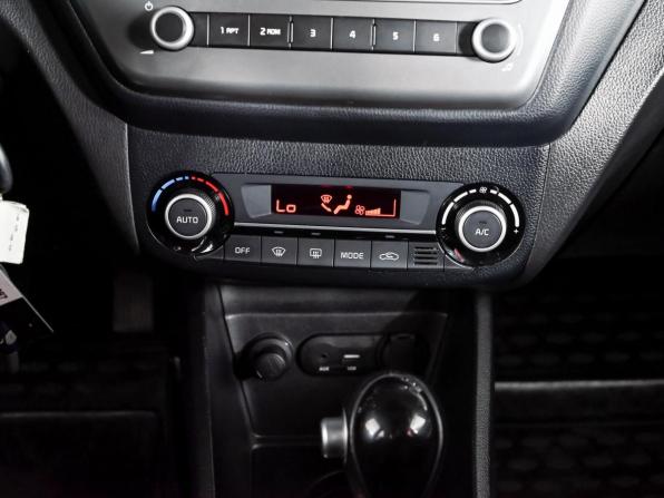 Kia Rio III Рестайлинг с пробегом 2017 года, цена 1 320 000 рублей, 100613 км, седан, Автокод Объявления