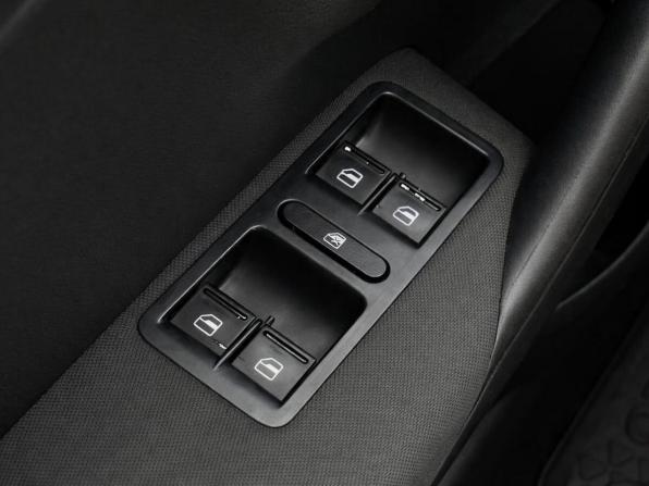 Volkswagen Polo V с пробегом 2012 года, цена 797 000 рублей, 183292 км, седан, Автокод Объявления