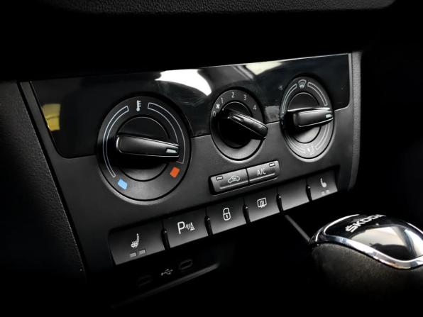 Skoda Rapid II с пробегом 2021 года, цена 1 335 000 рублей, 143545 км, лифтбек, Автокод Объявления