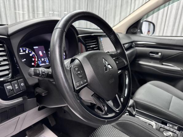 Mitsubishi Outlander III Рестайлинг 3 с пробегом 2020 года, цена 2 630 000 рублей, 95095 км, внедорожник, Автокод Объявления