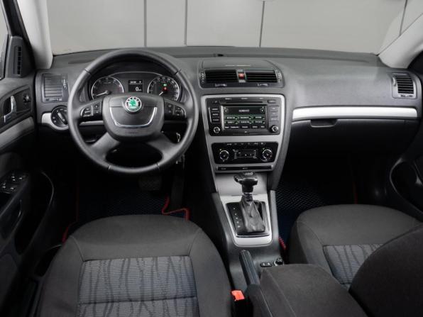 Skoda Octavia II (A5) Рестайлинг с пробегом 2011 года, цена 869 000 рублей, 219415 км, лифтбек, Автокод Объявления