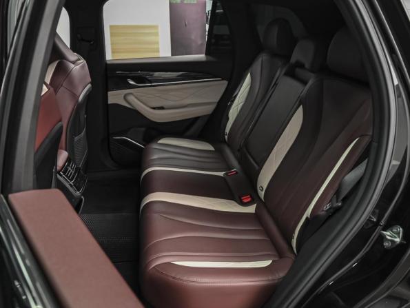 Geely Monjaro I с пробегом 2023 года, цена 3 372 000 рублей, 69552 км, внедорожник, Автокод Объявления