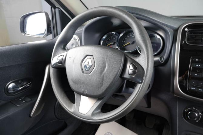 Renault Logan II с пробегом 2017 года, цена 679 000 рублей, 137000 км, седан, Автокод Объявления