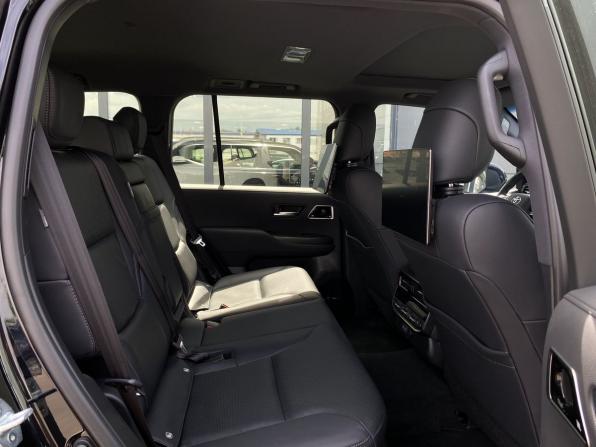 Новый Toyota Land Cruiser 300 Series 2025 года, цена 16 000 000 рублей, внедорожник, Автокод Объявления