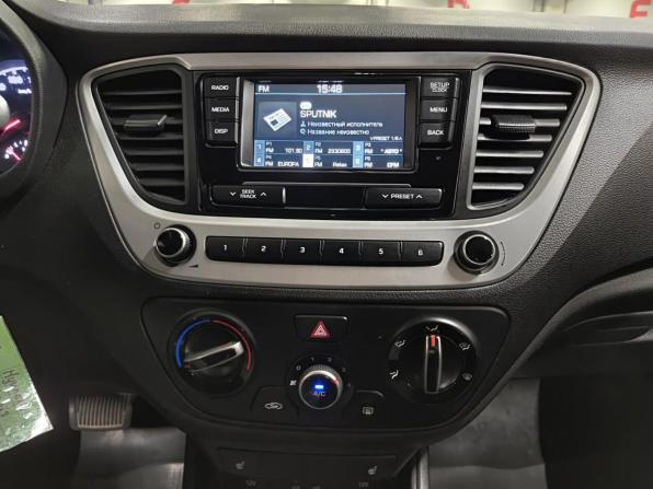 Hyundai Solaris II с пробегом 2017 года, цена 1 370 000 рублей, 95875 км, седан, Автокод Объявления