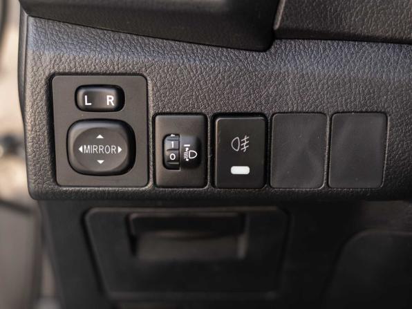 Toyota Corolla XI (E160 E170 E180) с пробегом 2013 года, цена 950 000 рублей, 187153 км, седан, Автокод Объявления