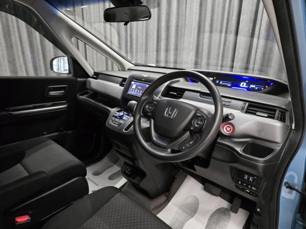 Honda Freed II с пробегом 2017 года, цена 1 550 000 рублей, 141300 км, компактвэн, Автокод Объявления