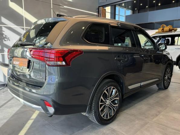 Mitsubishi Outlander III Рестайлинг 2 с пробегом 2016 года, цена 2 199 000 рублей, 64000 км, внедорожник, Автокод Объявления