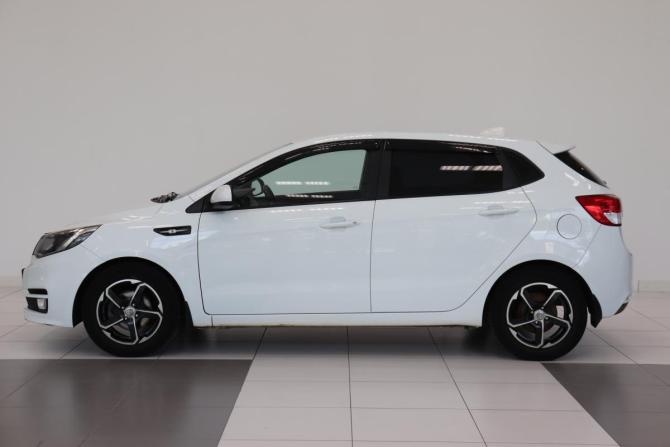 Kia Rio III Рестайлинг с пробегом 2017 года, цена 1 188 000 рублей, 73710 км, хэтчбек, Автокод Объявления