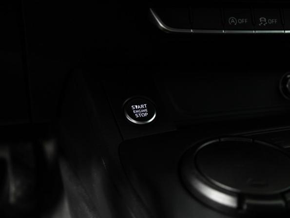 Audi A4 V (B9) с пробегом 2018 года, цена 1 899 700 рублей, 176731 км, седан, Автокод Объявления