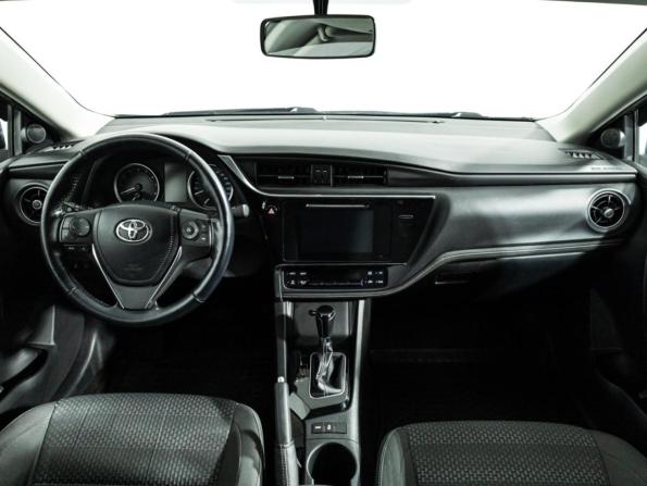 Toyota Corolla XI (E160 E170 E180) Рестайлинг 1 с пробегом 2018 года, цена 1 750 000 рублей, 97360 км, седан, Автокод Объявления