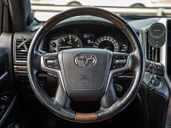 Toyota Land Cruiser 200 Series Рестайлинг 2 с пробегом 2020 года, цена 7 765 000 рублей, 119919 км, внедорожник, Автокод Объявления