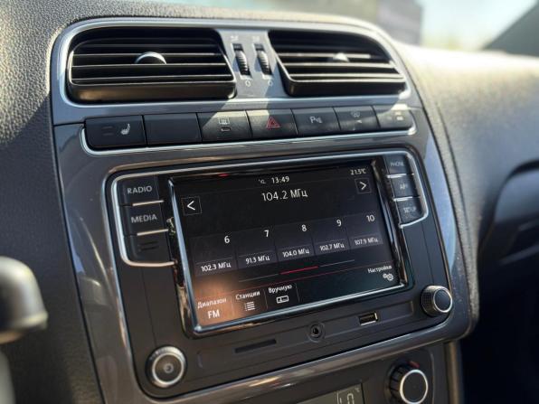 Volkswagen Polo V Рестайлинг с пробегом 2019 года, цена 1 440 000 рублей, 139531 км, седан, Автокод Объявления
