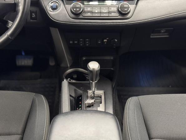 Toyota RAV4 IV (XA40) Рестайлинг с пробегом 2018 года, цена 2 388 000 рублей, 105536 км, внедорожник, Автокод Объявления