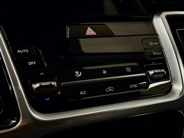 Kia Sorento IV с пробегом 2021 года, цена 3 689 000 рублей, 99961 км, внедорожник, Автокод Объявления