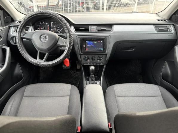 Skoda Rapid I с пробегом 2016 года, цена 910 000 рублей, 101140 км, лифтбек, Автокод Объявления