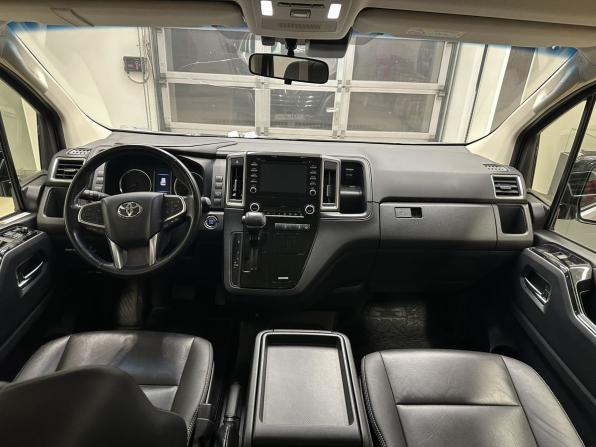 Toyota HiAce H300 с пробегом 2021 года, цена 4 840 000 рублей, 85074 км, минивэн, Автокод Объявления