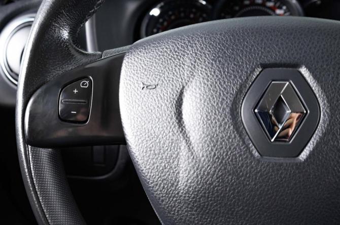 Renault Sandero II с пробегом 2015 года, цена 849 000 рублей, 92042 км, хэтчбек, Автокод Объявления