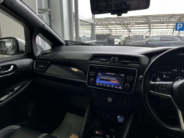 Nissan Leaf II (ZE1) с пробегом 2018 года, цена 1 340 000 рублей, 125000 км, хэтчбек, Автокод Объявления