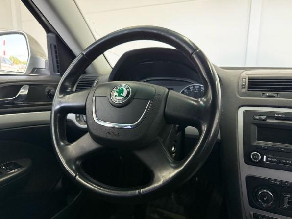 Skoda Octavia II (A5) Рестайлинг с пробегом 2012 года, цена 920 000 рублей, 148178 км, лифтбек, Автокод Объявления