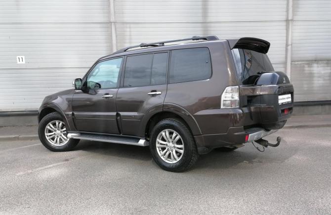 Mitsubishi Pajero IV Рестайлинг 2 с пробегом 2017 года, цена 2 529 000 рублей, 207843 км, внедорожник, Автокод Объявления