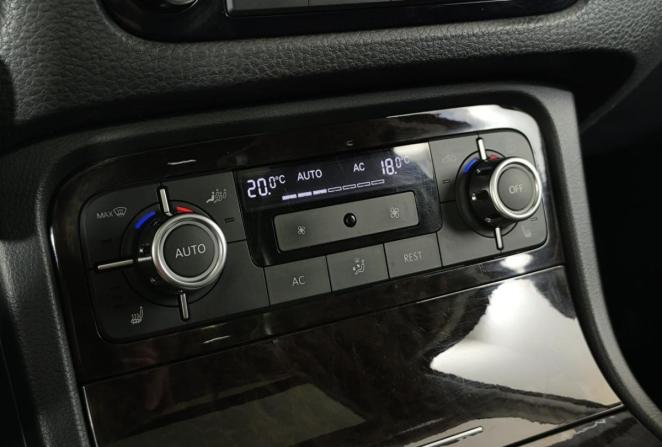 Volkswagen Touareg II с пробегом 2011 года, цена 1 880 000 рублей, 287344 км, внедорожник, Автокод Объявления