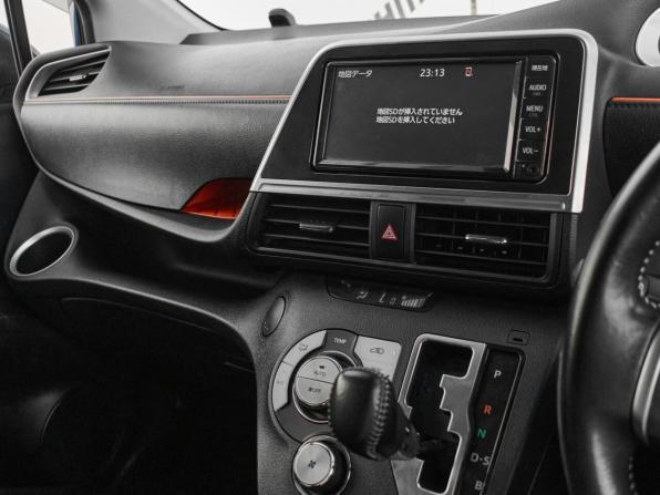 Toyota Sienta II Рестайлинг с пробегом 2019 года, цена 1 580 000 рублей, 68527 км, минивэн, Автокод Объявления
