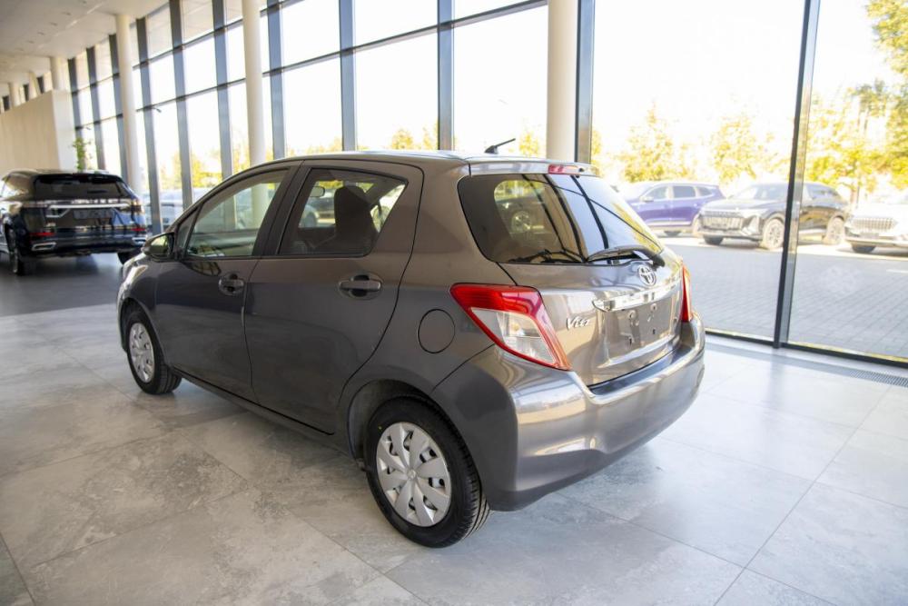Toyota Vitz III (XP130) Ростов-на-Дону  - изображение 4