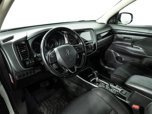 Mitsubishi Outlander III Рестайлинг 3 с пробегом 2019 года, цена 1 599 585 рублей, 227756 км, внедорожник, Автокод Объявления