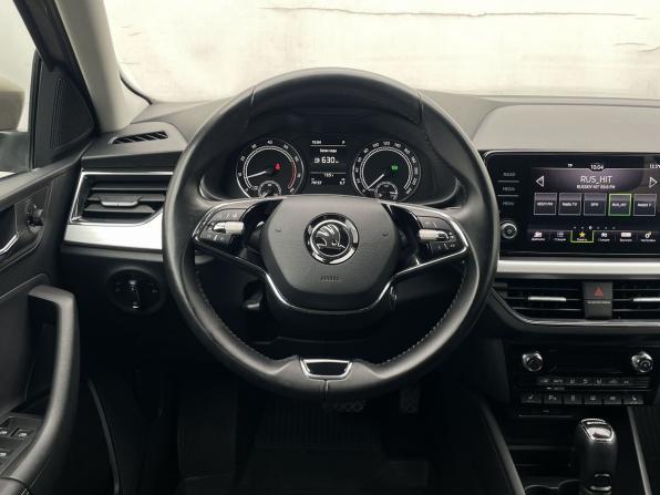 Skoda Rapid II с пробегом 2021 года, цена 1 799 000 рублей, 79156 км, лифтбек, Автокод Объявления