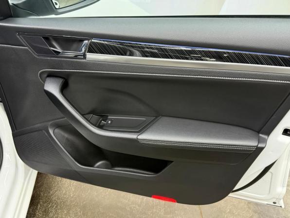 Skoda Superb III Рестайлинг с пробегом 2024 года, цена 4 500 000 рублей, 7025 км, лифтбек, Автокод Объявления