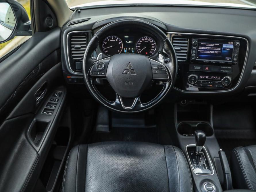 Mitsubishi Outlander III Рестайлинг 2 Санкт-Петербург  - изображение 12