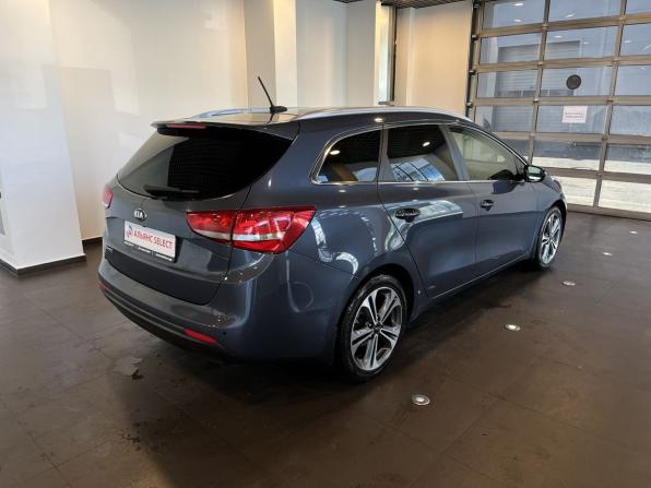 Kia Ceed II Рестайлинг с пробегом 2016 года, цена 1 200 000 рублей, 240127 км, универсал, Автокод Объявления