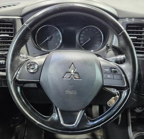 Mitsubishi Outlander III Рестайлинг 2 с пробегом 2015 года, цена 1 519 000 рублей, 246960 км, внедорожник, Автокод Объявления