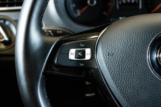Volkswagen Polo V Рестайлинг с пробегом 2017 года, цена 1 049 000 рублей, 95082 км, седан, Автокод Объявления