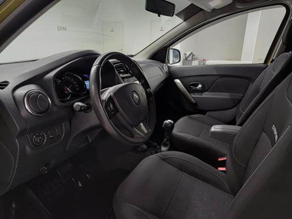 Renault Sandero II с пробегом 2015 года, цена 961 000 рублей, 136614 км, хэтчбек, Автокод Объявления